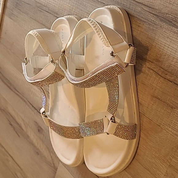 Azalea Wang Here for the Banter Rhinestone Strap Flatform Sandals 9 White - Picture 5 of 9